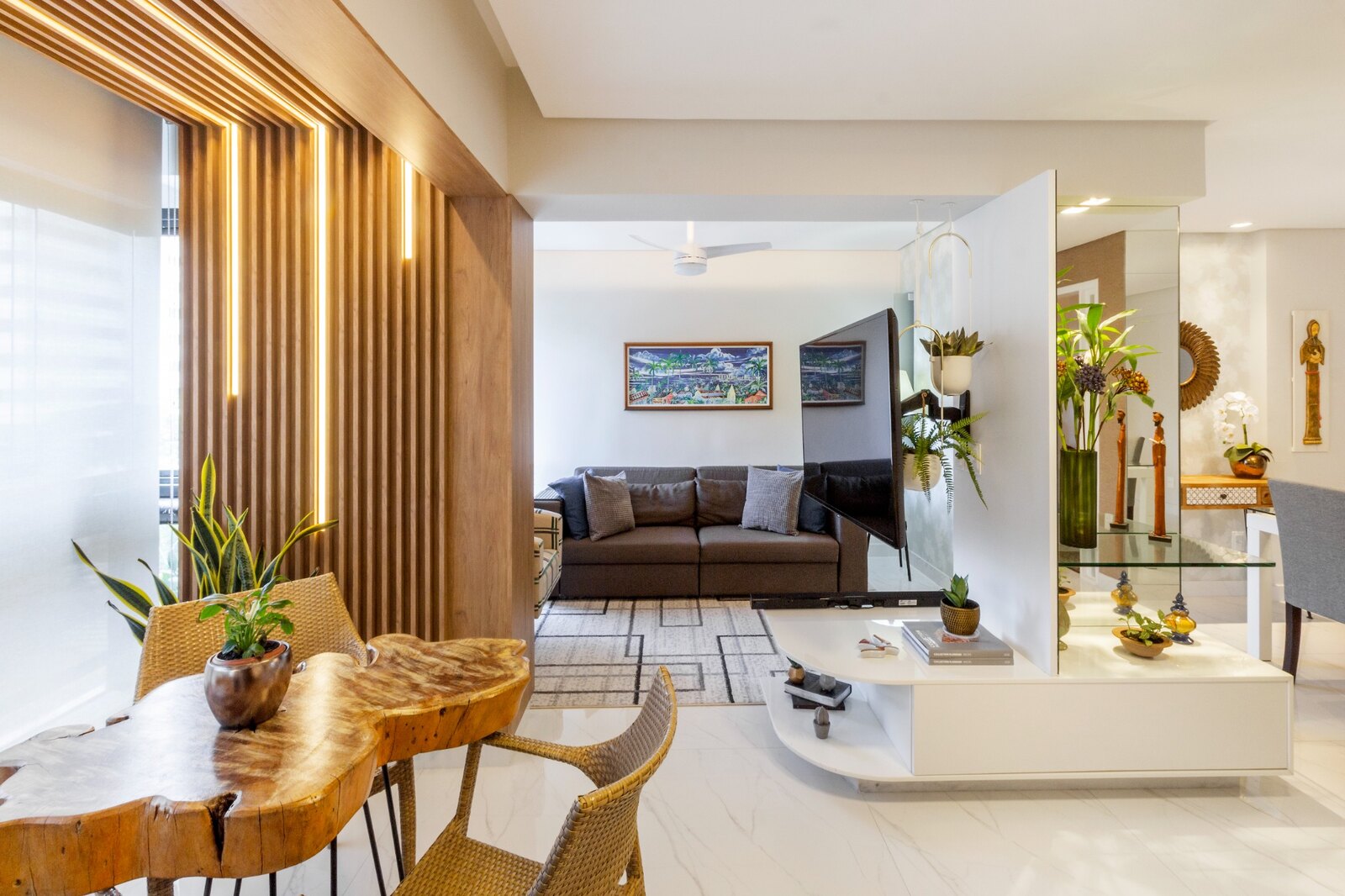 Projeto completo de interiores com sala e varanda integradas em Boa Viagem, Recife